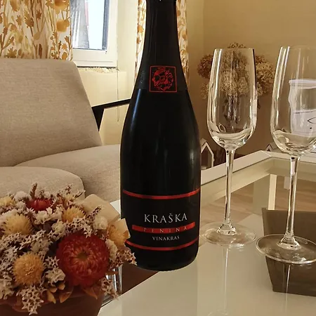 Σπίτι διακοπών Getaway With Balcony - Four Bedroom With Balcony Komen