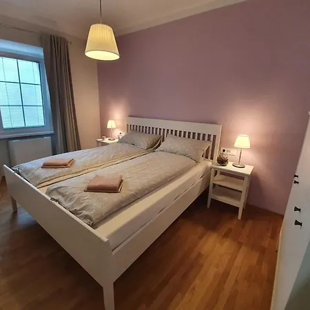 Getaway With Balcony - Four Bedroom With Balcony Σπίτι διακοπών *