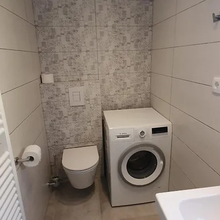 Getaway With Balcony - Four Bedroom With Balcony Σπίτι διακοπών *