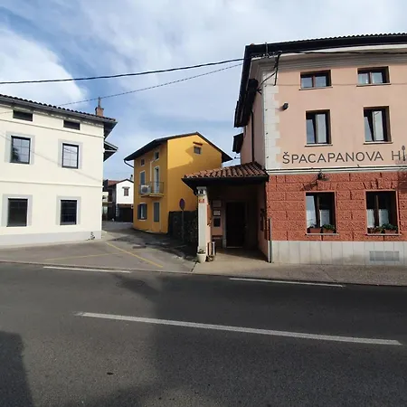 Getaway With Balcony - Four Bedroom With Balcony Feriehus *
