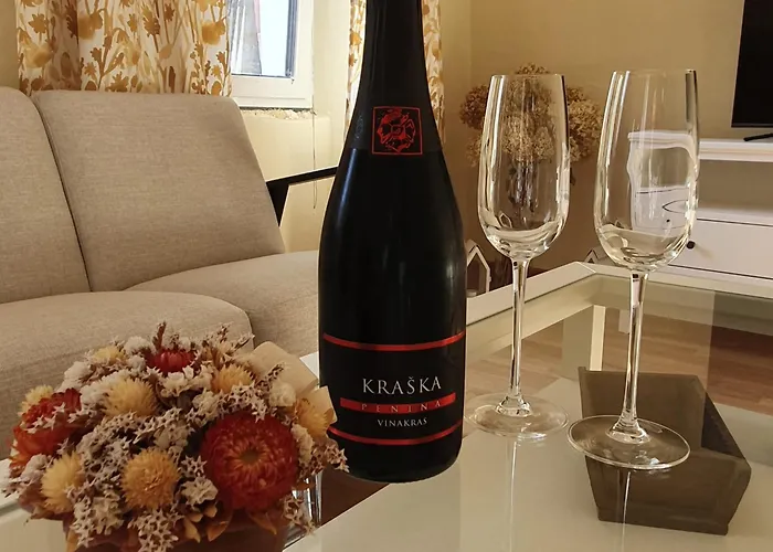 Σπίτι διακοπών Getaway With Balcony - Four Bedroom With Balcony Komen