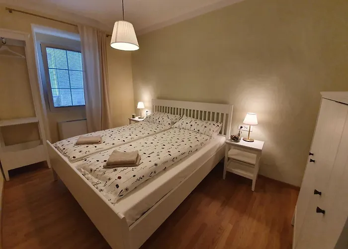 Σπίτι διακοπών Getaway With Balcony - Four Bedroom With Balcony Komen