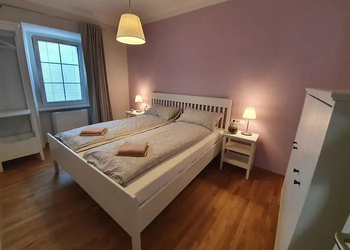 Getaway With Balcony - Four Bedroom With Balcony Tatil Evi *